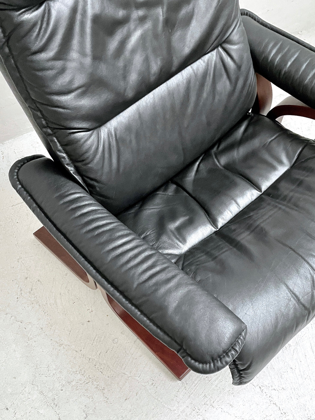 Reclining Leather Lounge Chair by 'Stressless'