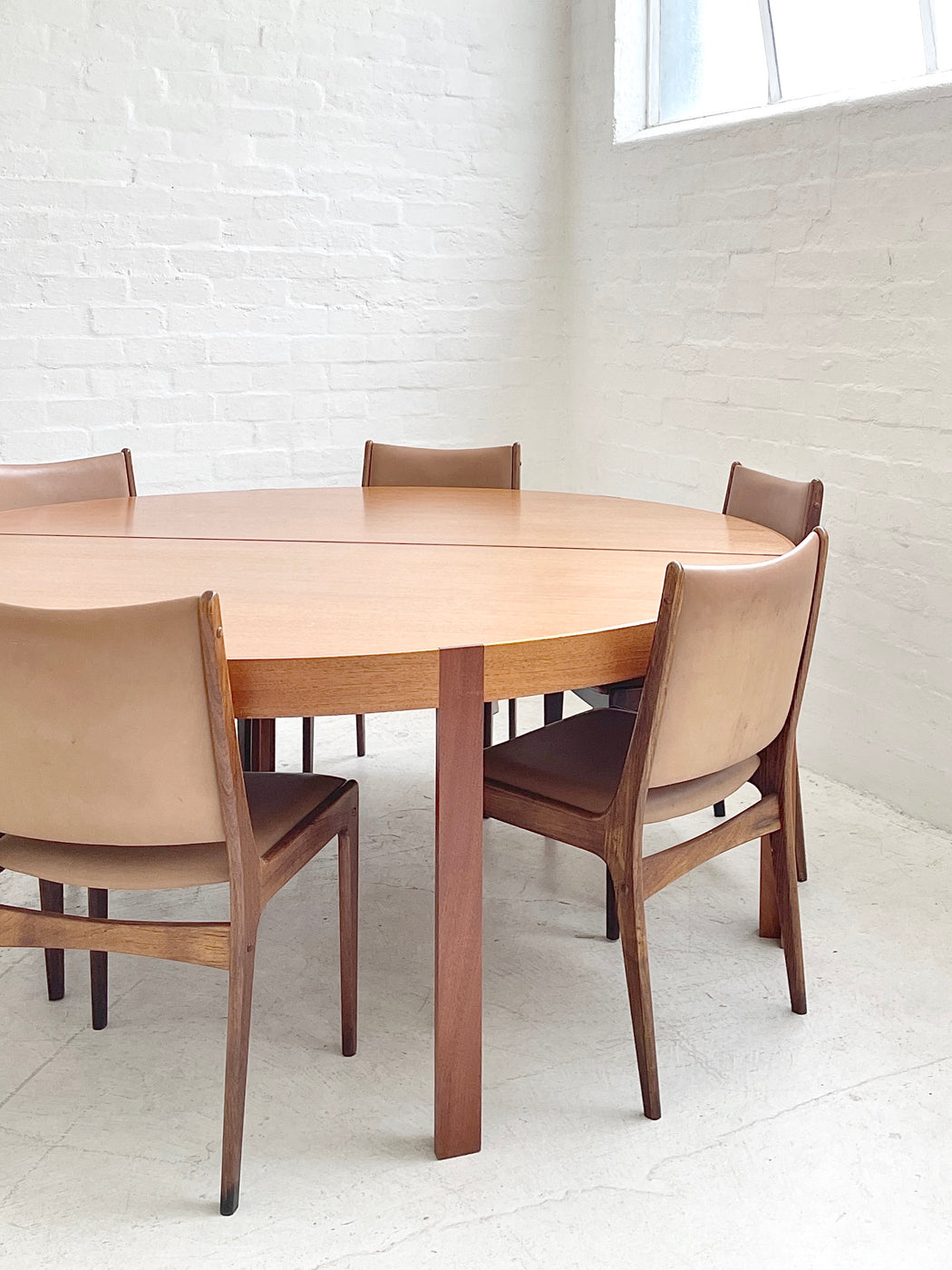 Thygesen & Sørensen 'Kongeserien' Table