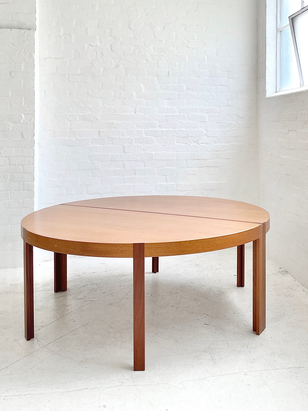 Thygesen & Sørensen 'Kongeserien' Table