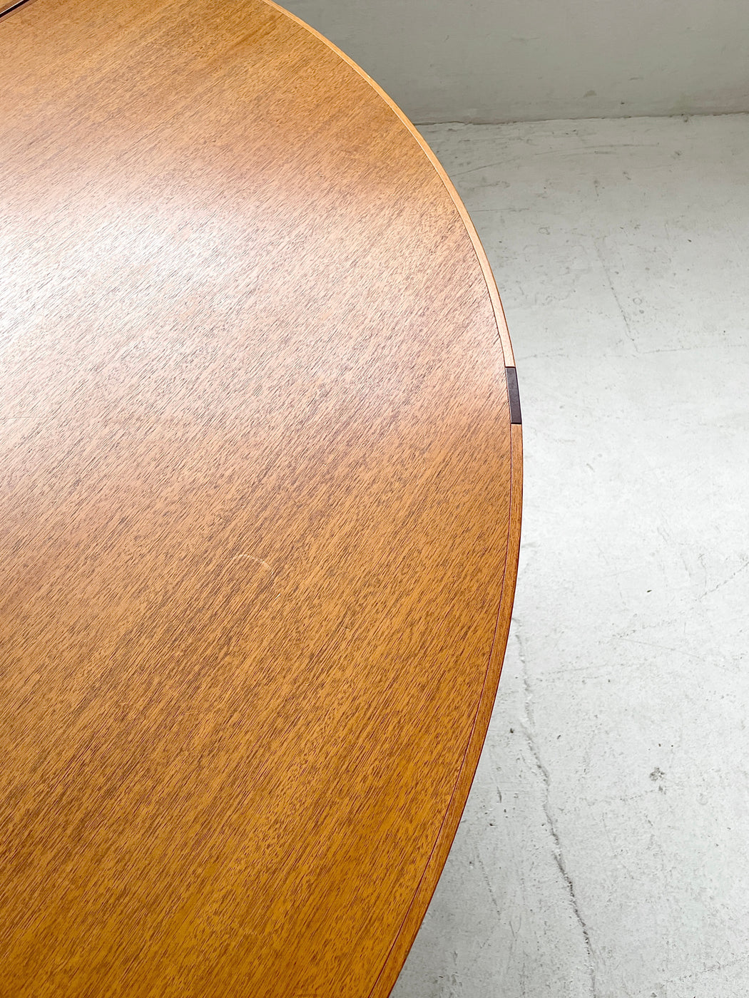Thygesen & Sørensen 'Kongeserien' Table