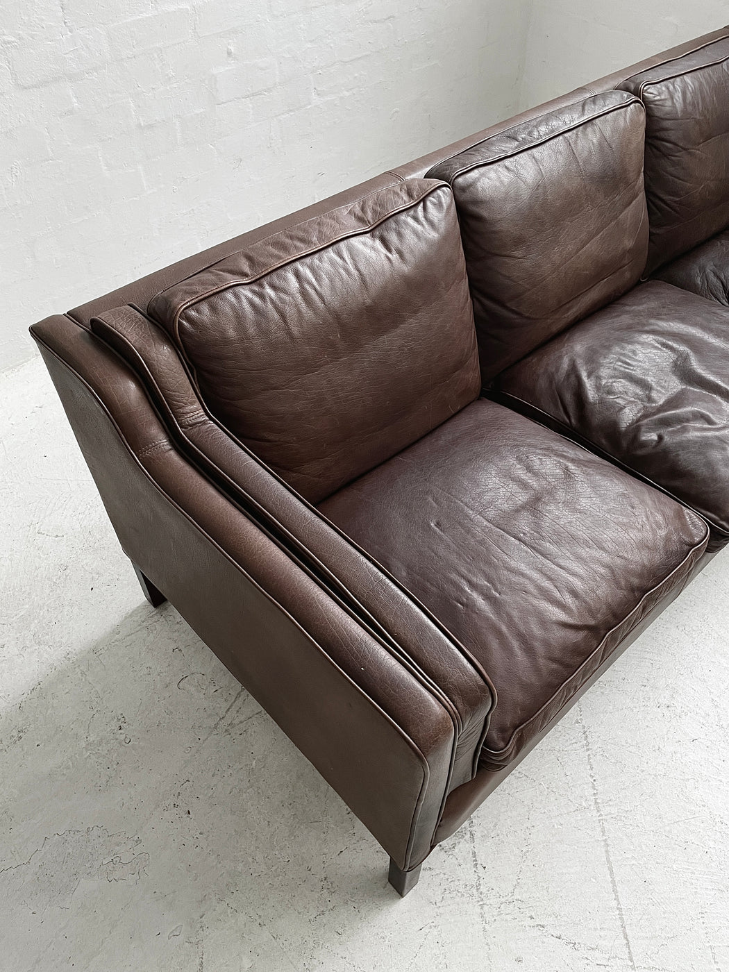 Stouby 'Eva' Leather Sofa
