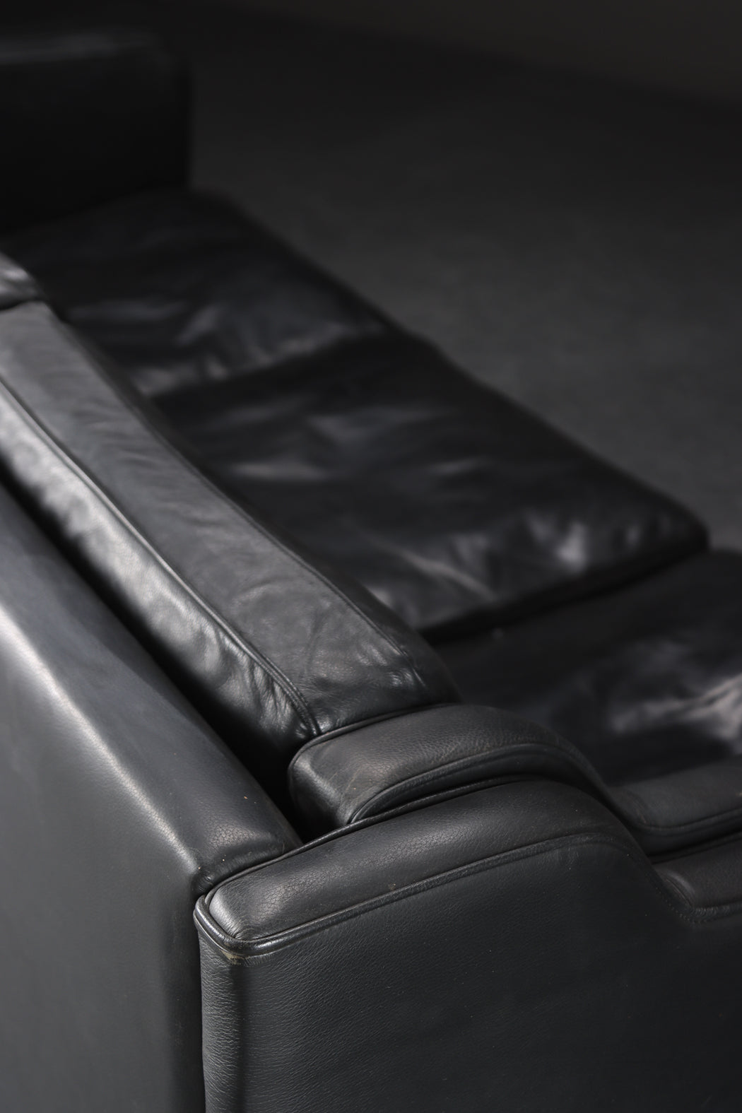 Stouby 'Eva' Leather Sofa