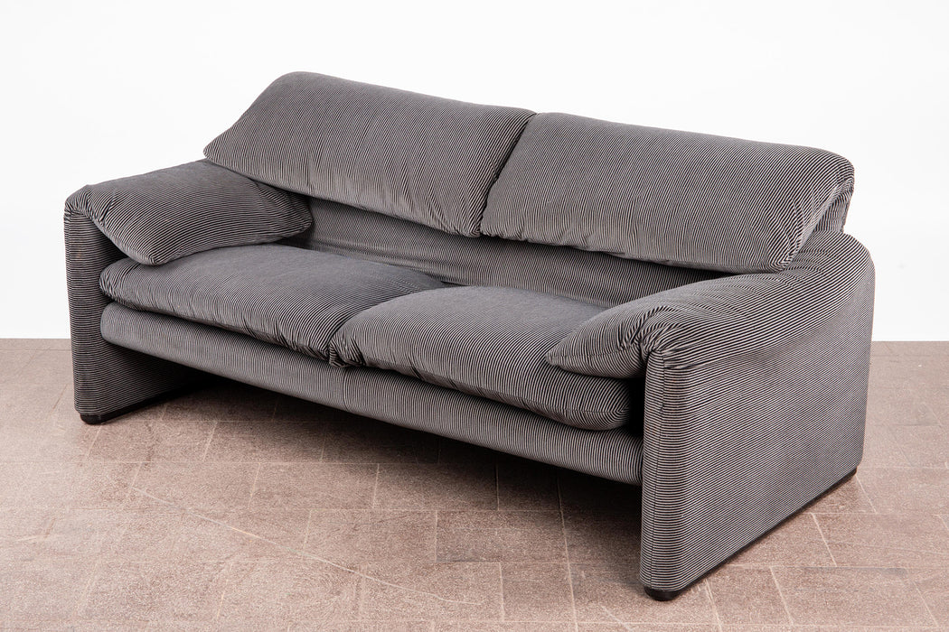Vico Magistretti 'Maralunga' Sofa