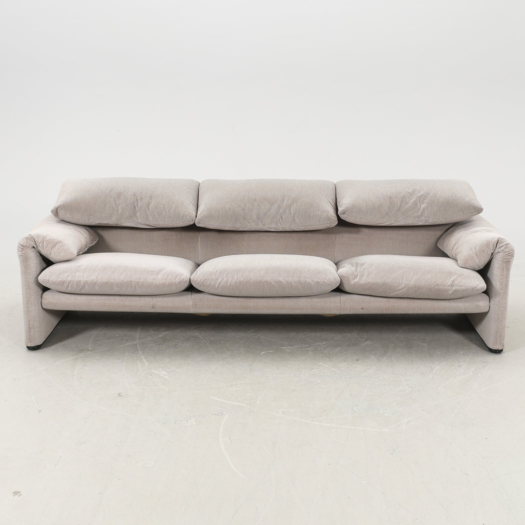 Vico Magistretti 'Maralunga' Sofa