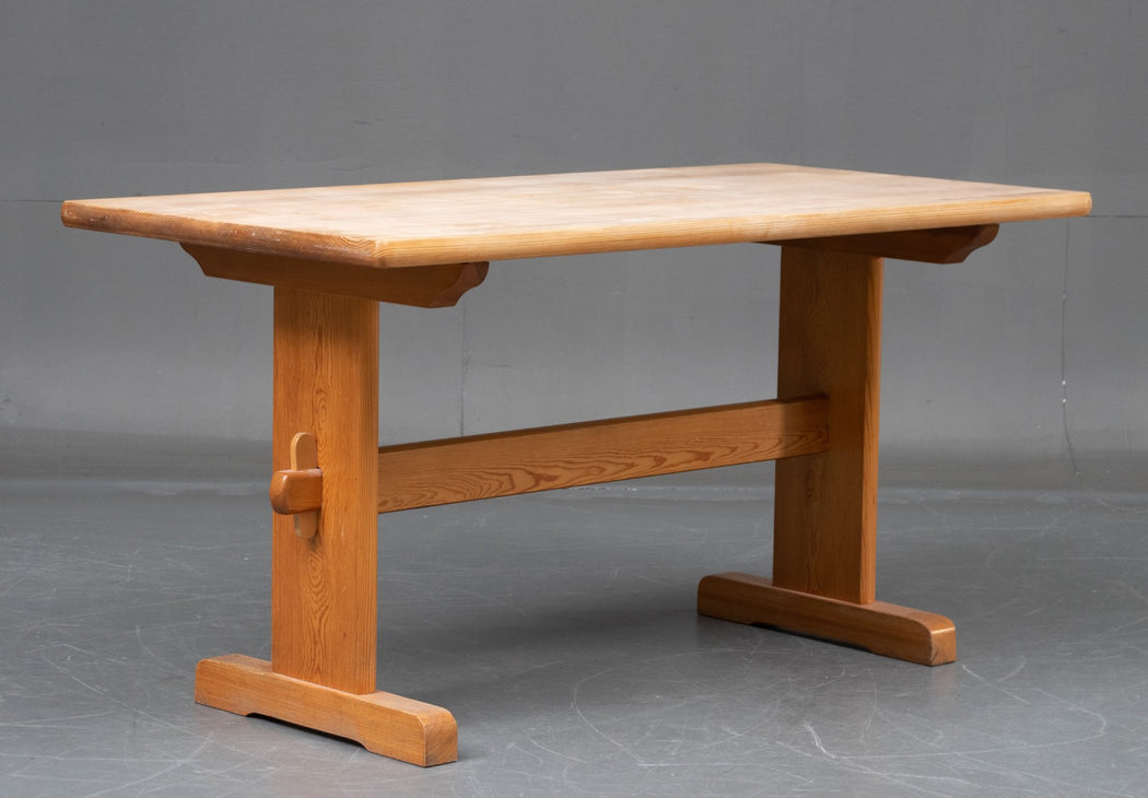 Danish 'Shaker' Dining Setting