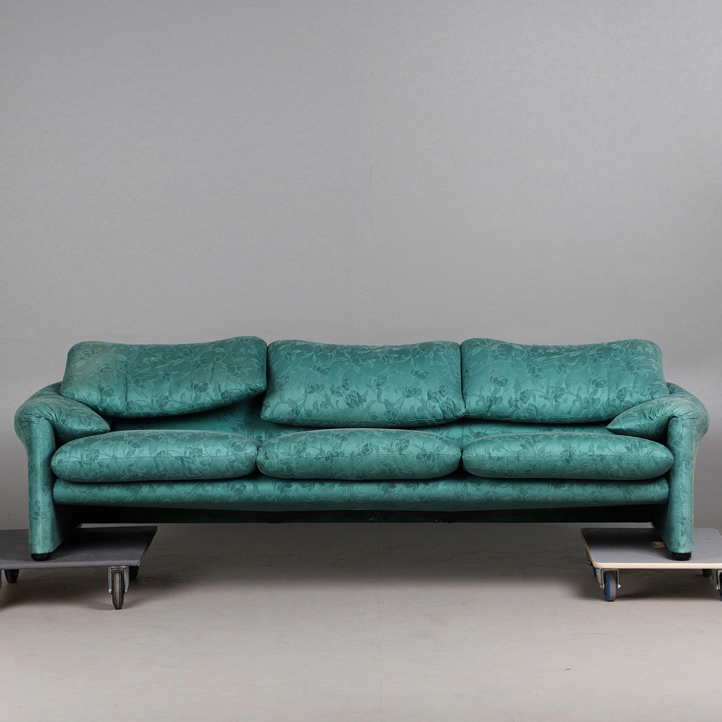Vico Magistretti 'Maralunga' Sofa