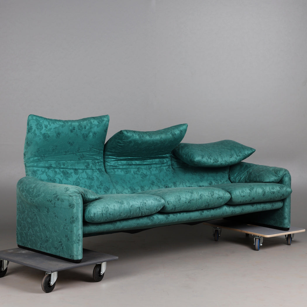 Vico Magistretti 'Maralunga' Sofa