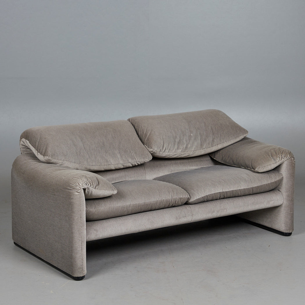 Vico Magistretti 'Maralunga' Sofa