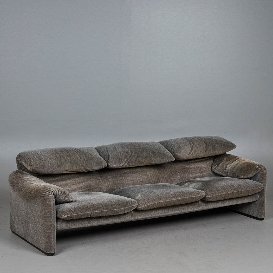 Vico Magistretti 'Maralunga' Sofa