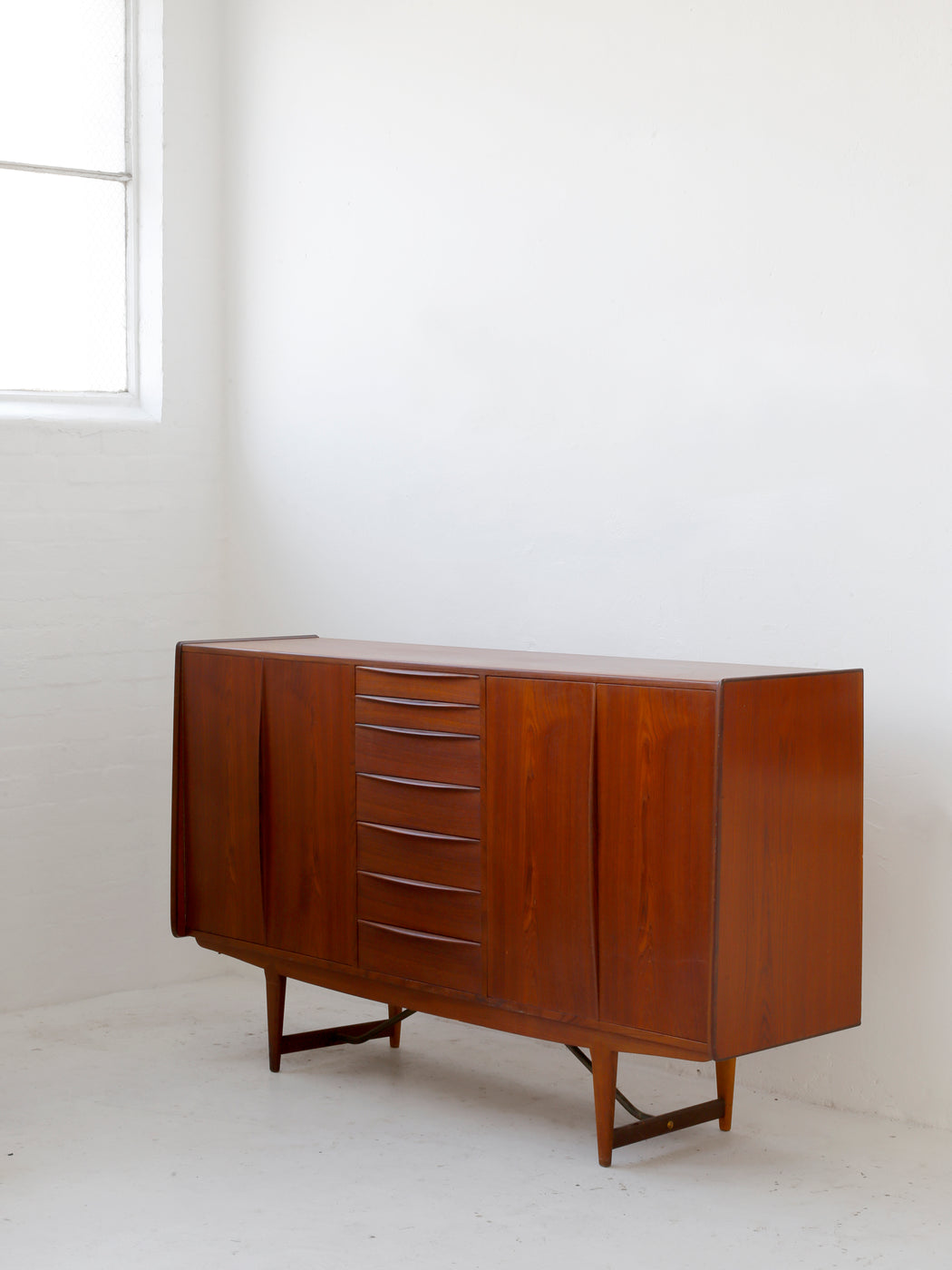 Kurt Østervig Highboard