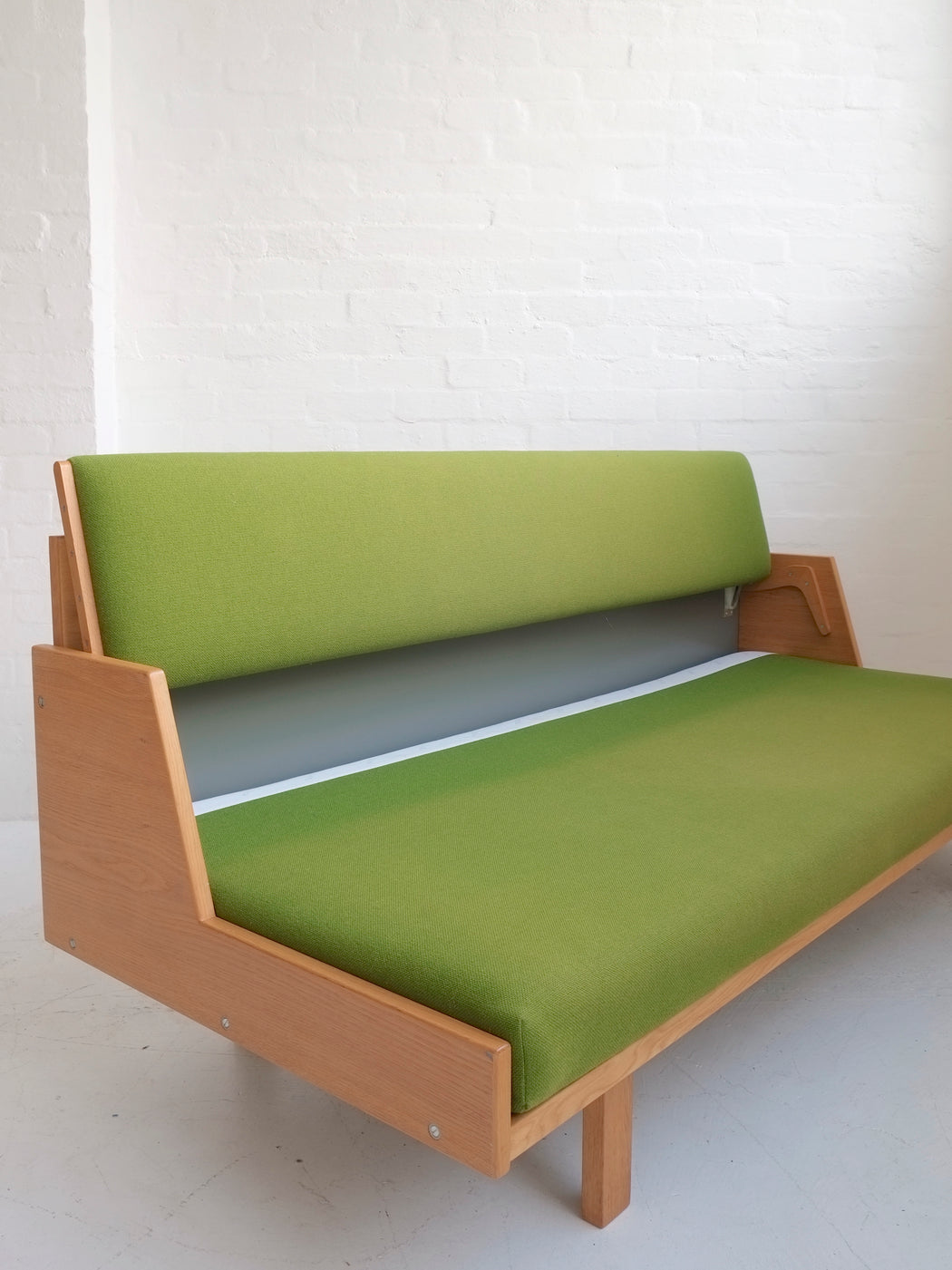Hans J. Wegner GE258 Daybed