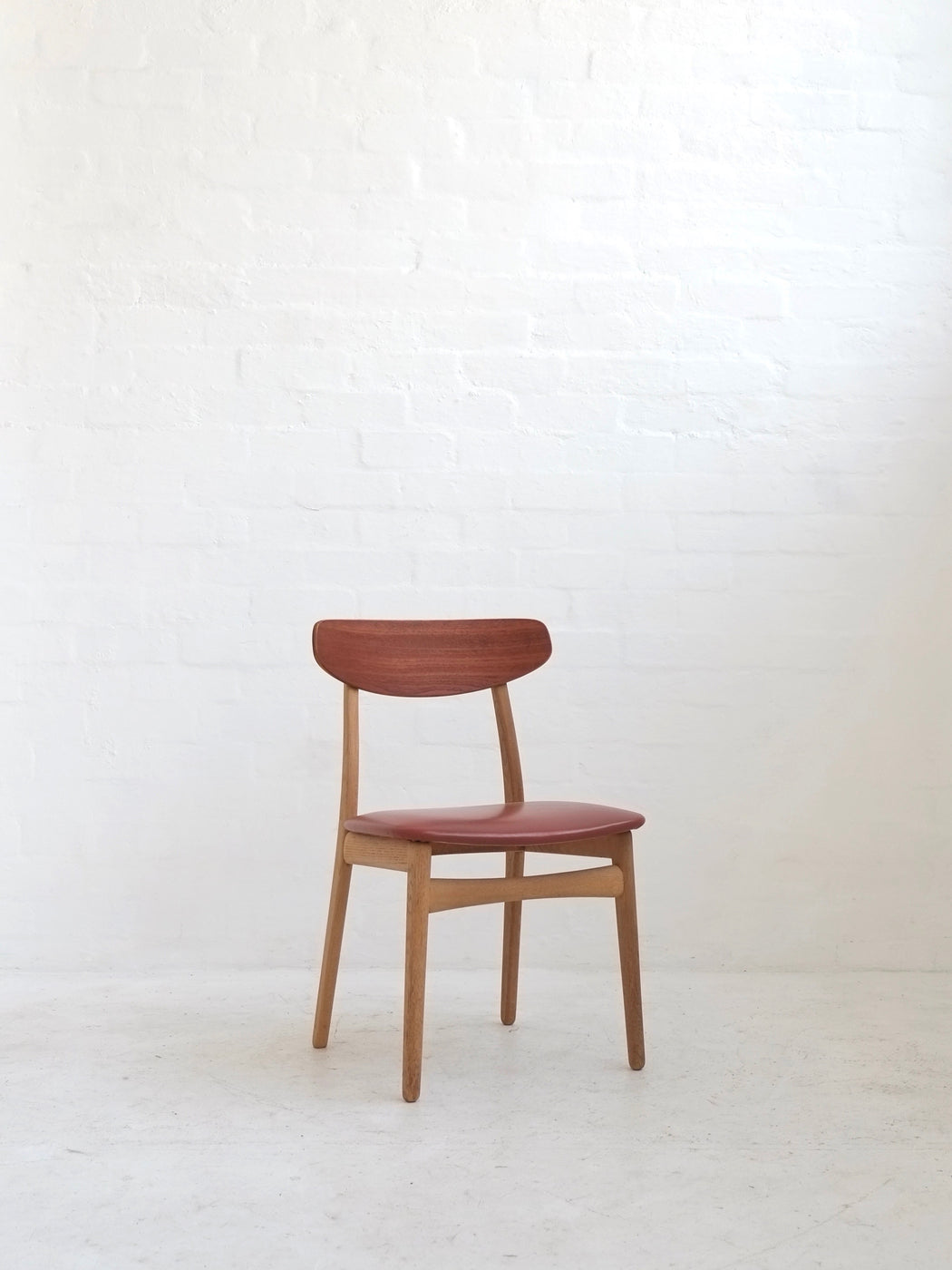 Henning Kjaernulf Chair