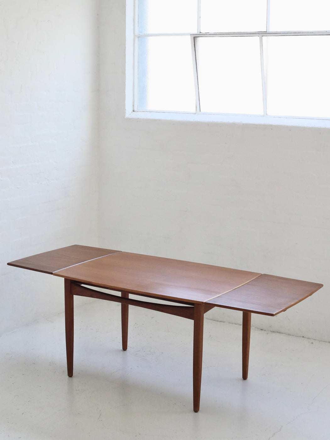 Mid-century Extension Dining Table