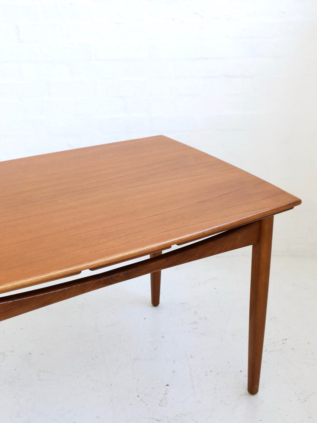 Mid-century Extension Dining Table