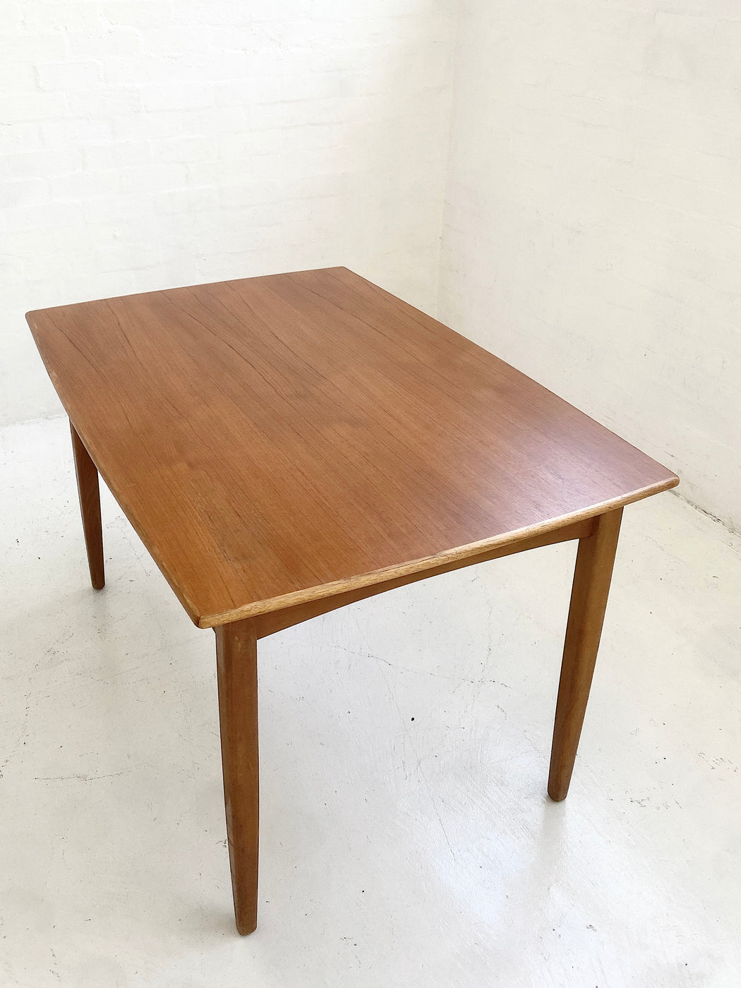 Mid-century Extension Dining Table