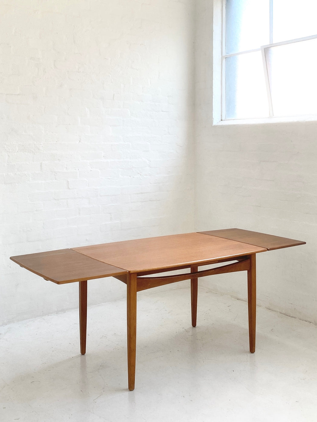 Mid-century Extension Dining Table