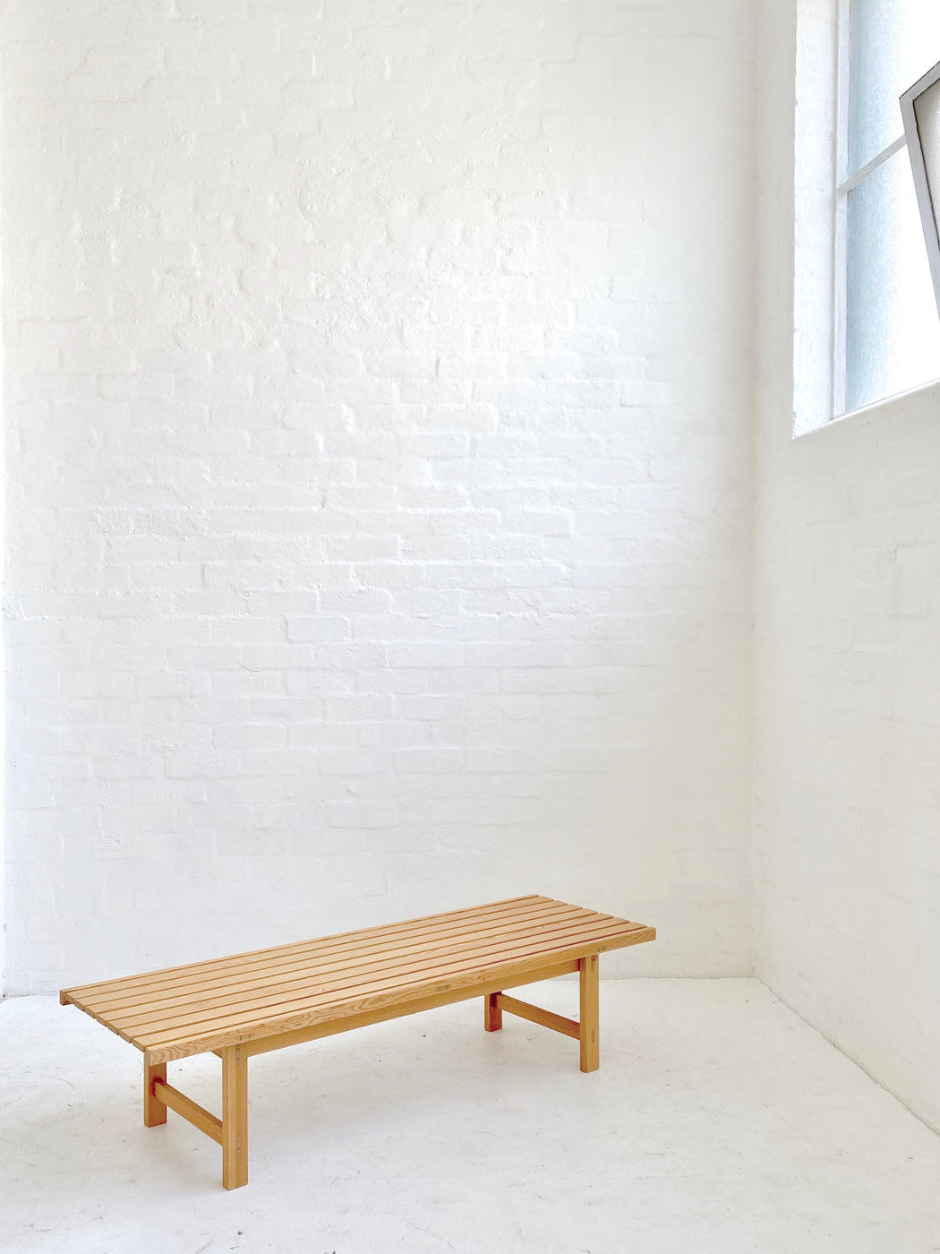 Hugo Svensson Bench