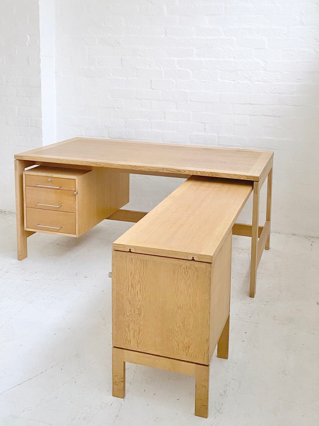 Jensen & Valeur 'M40' Oak Desk