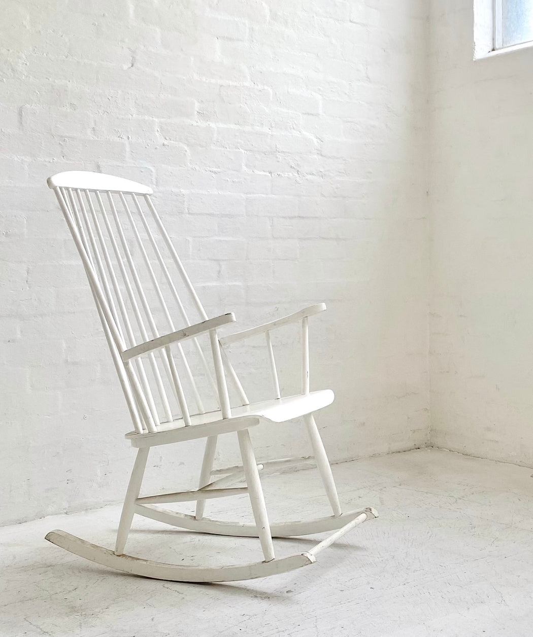 Ilmari Tapiovaara 'Mademoiselle' Rocking Chair