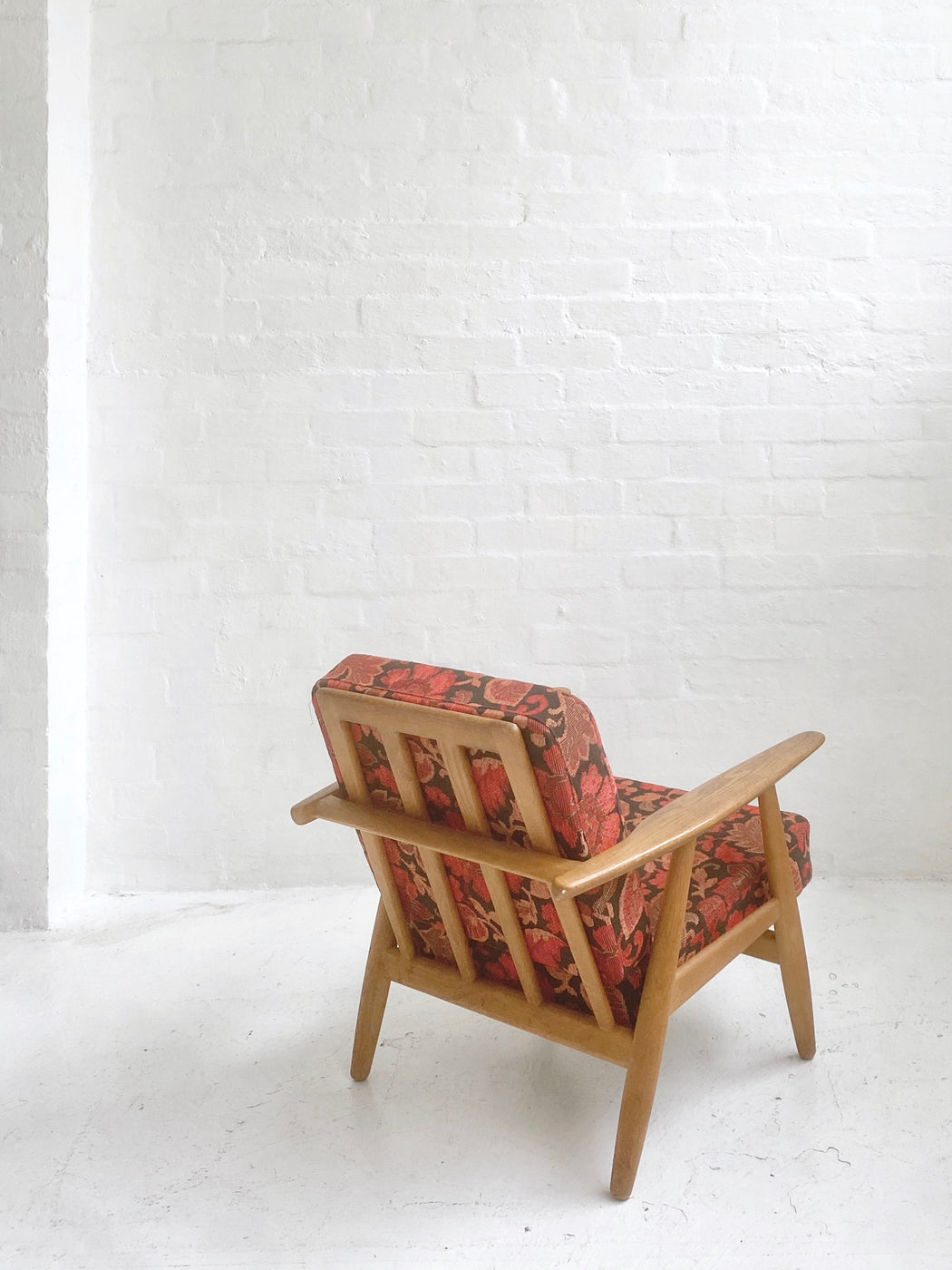 Hans J. Wegner GE240 'Cigar' Chair