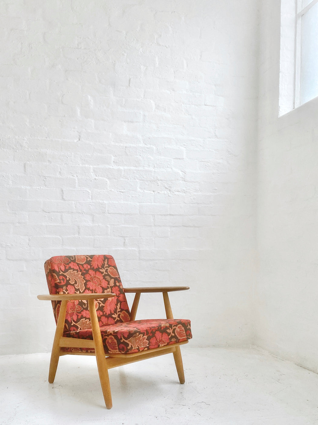 Hans J. Wegner GE240 'Cigar' Chair