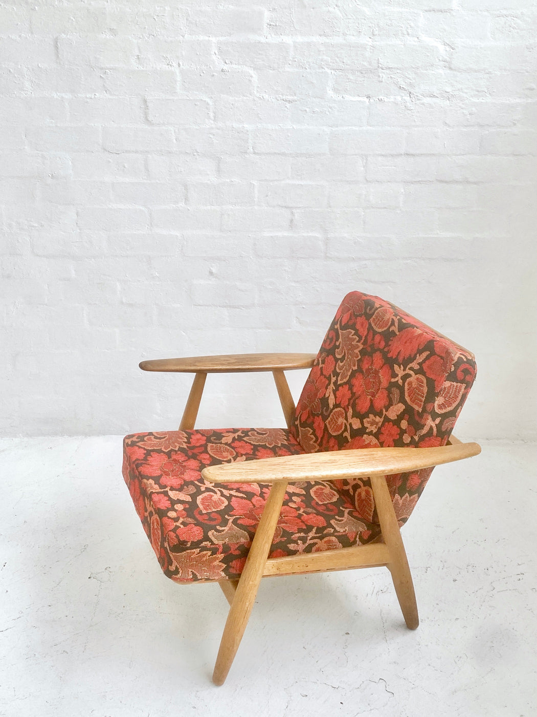 Hans J. Wegner GE240 'Cigar' Chair
