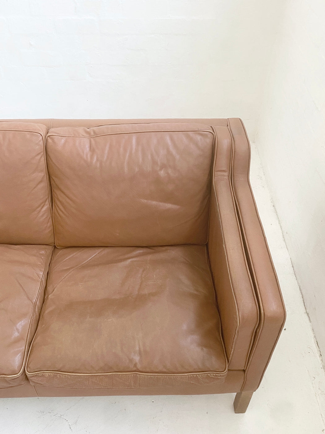 Stouby 'Eva' Leather Sofa