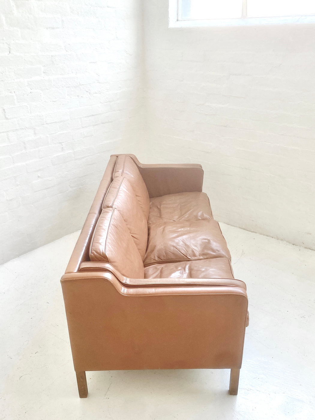 Stouby 'Eva' Leather Sofa
