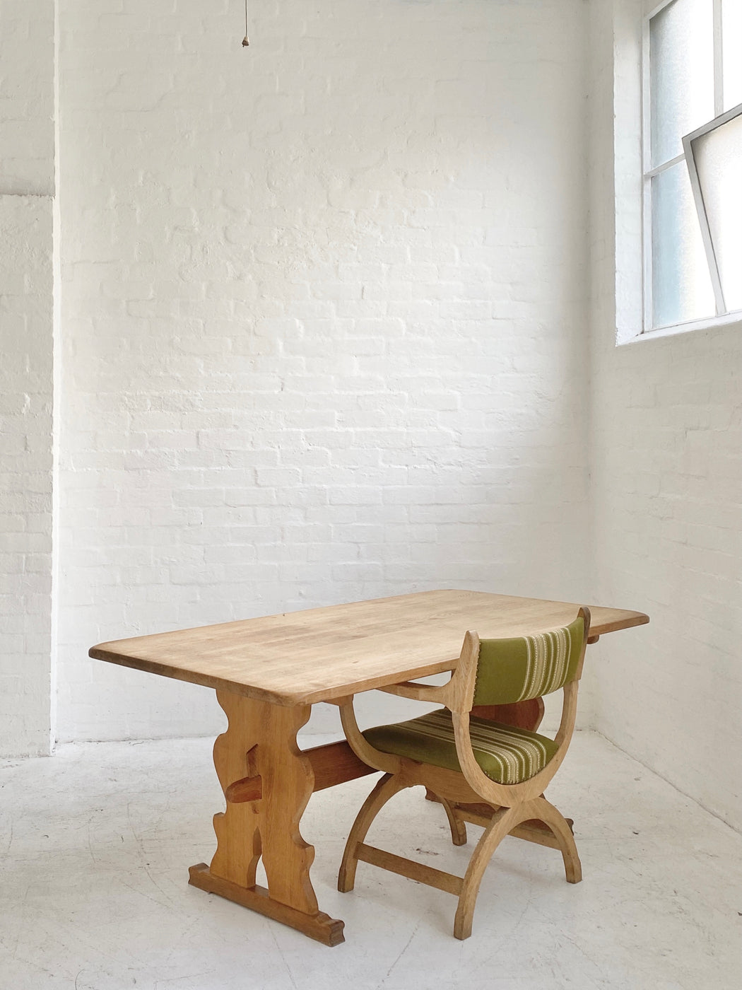 Henning Kjærnulk 'Folk' Table