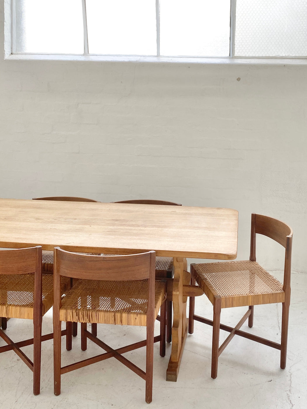 Henning Kjærnulk 'Folk' Table