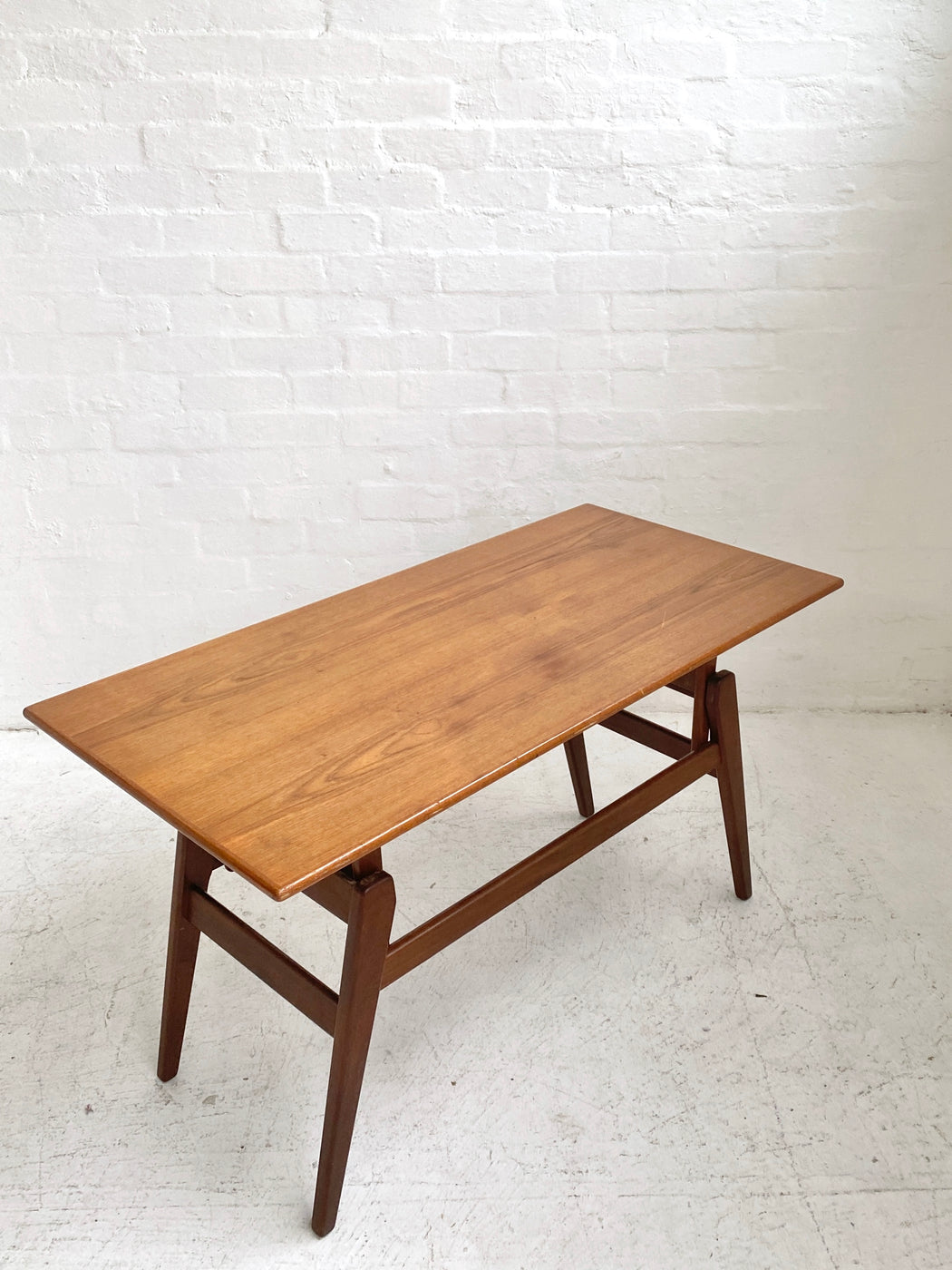 Danish 'Copenhagen' Elevator Table