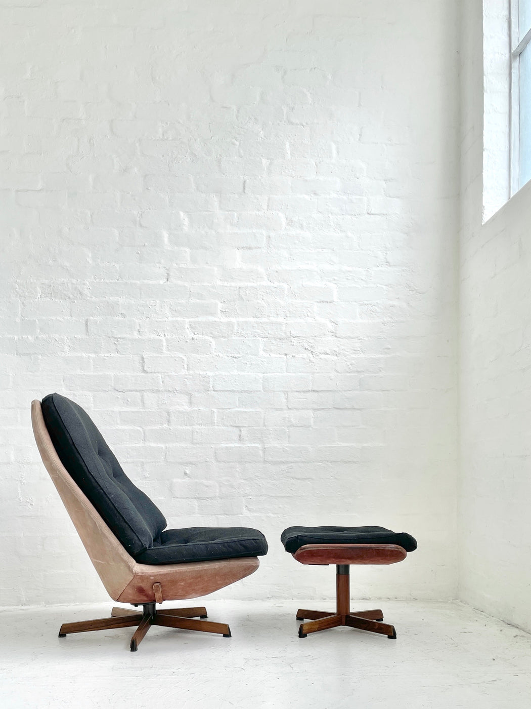 Madsen & Schübell 'MS68' Chair & Footstool