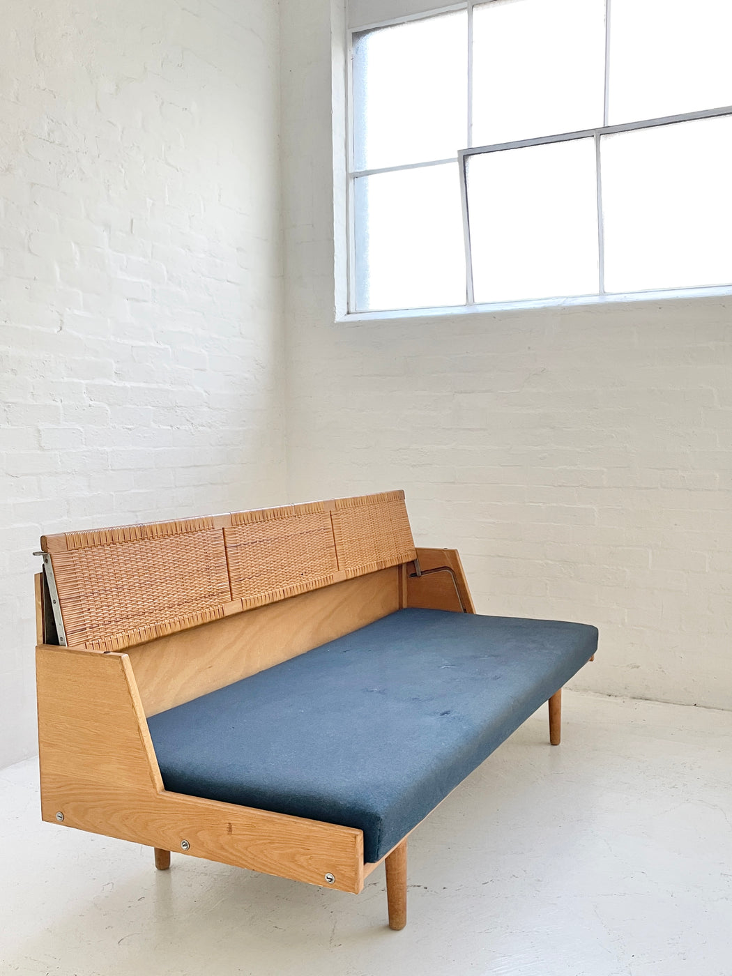 Hans J. Wegner GE258 Daybed
