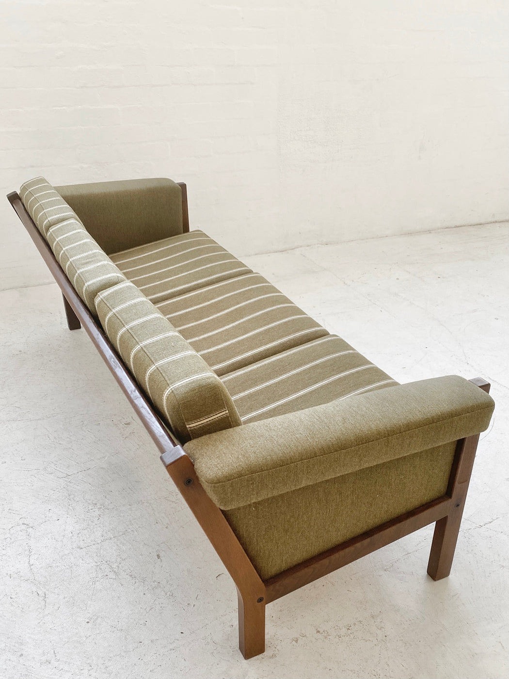 Hans J. Wegner 'GE40-3' Sofa