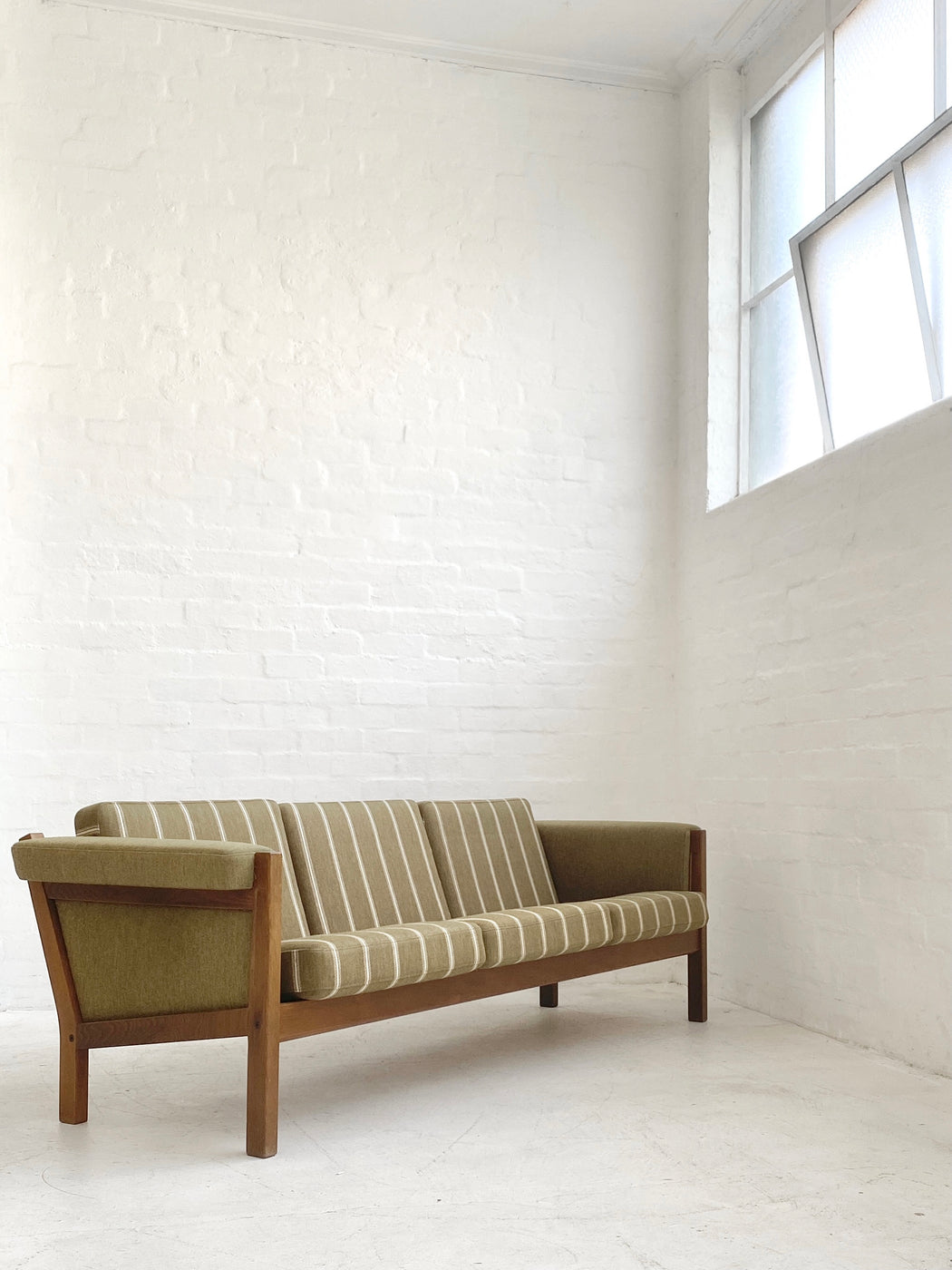 Hans J. Wegner 'GE40-3' Sofa