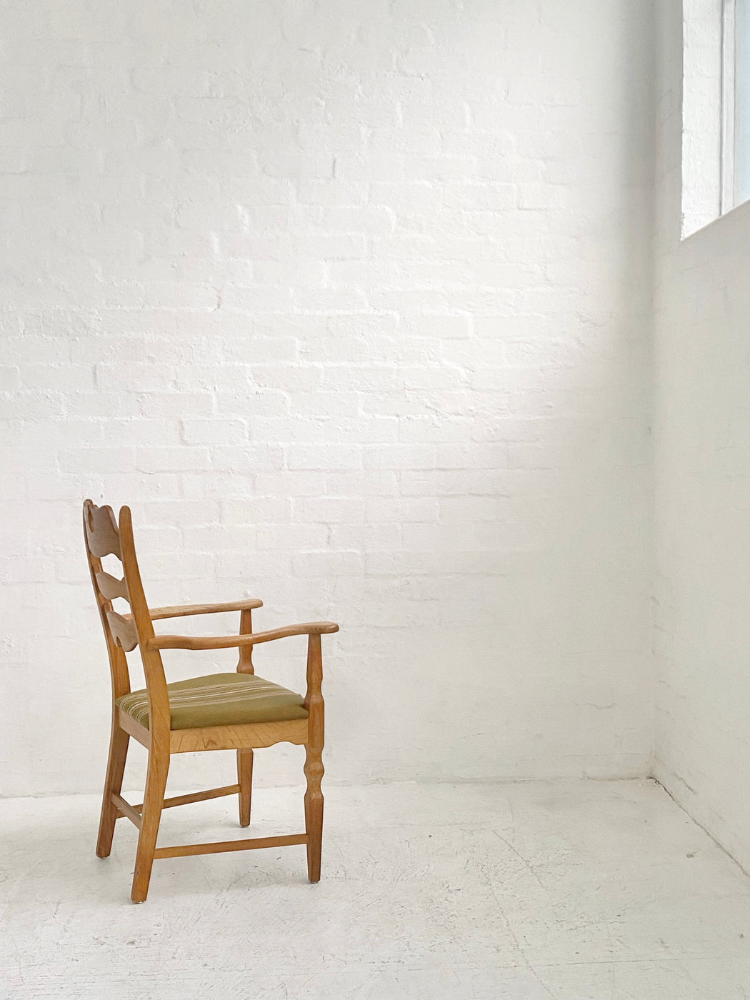 Henning Kjaernulf Chair