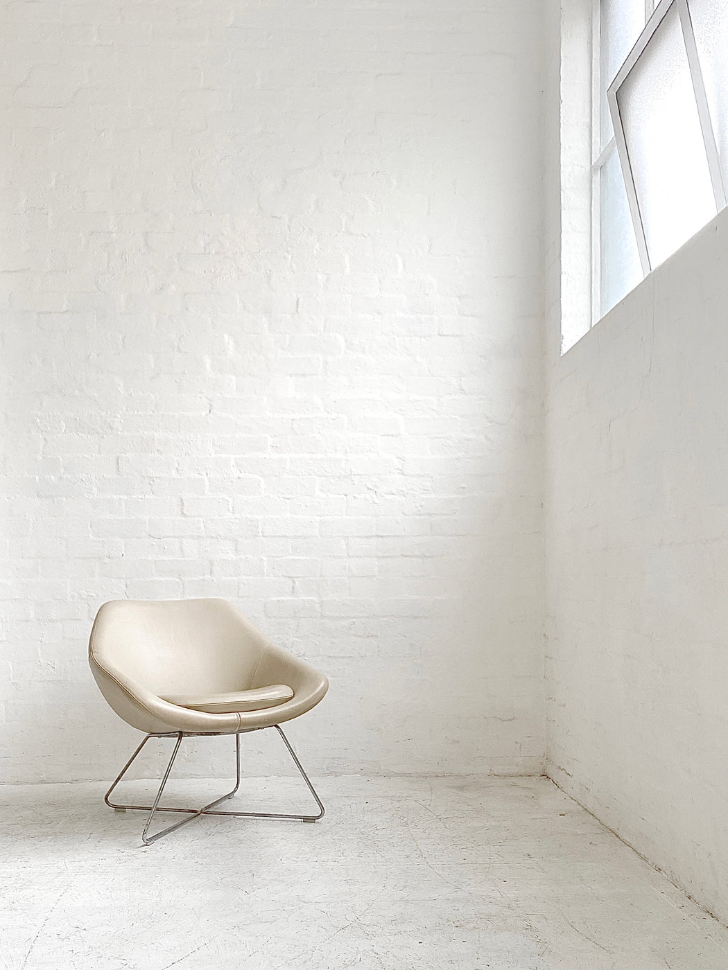 PearsonLloyd A642 'Open' Chair
