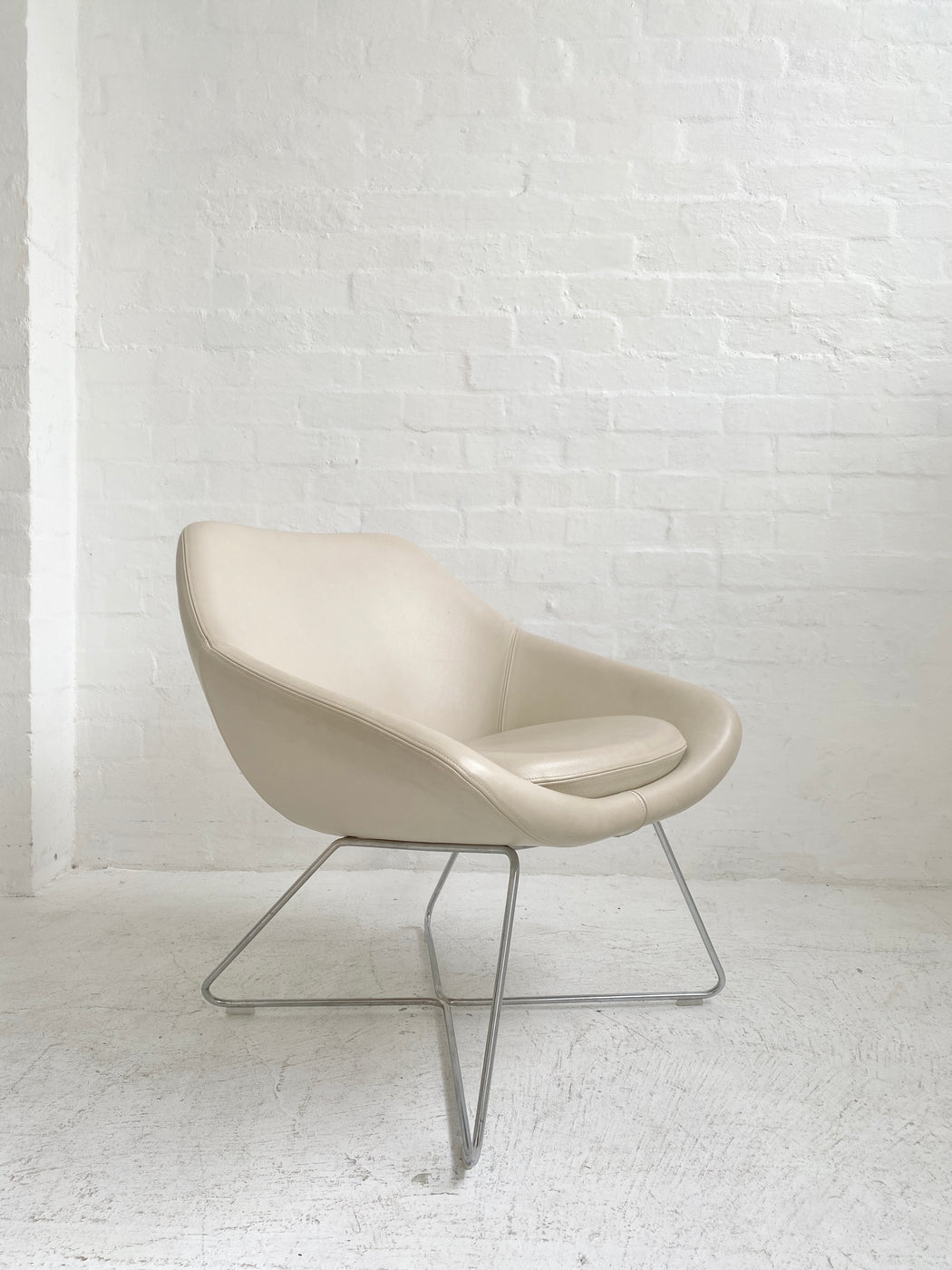 PearsonLloyd A642 'Open' Chair