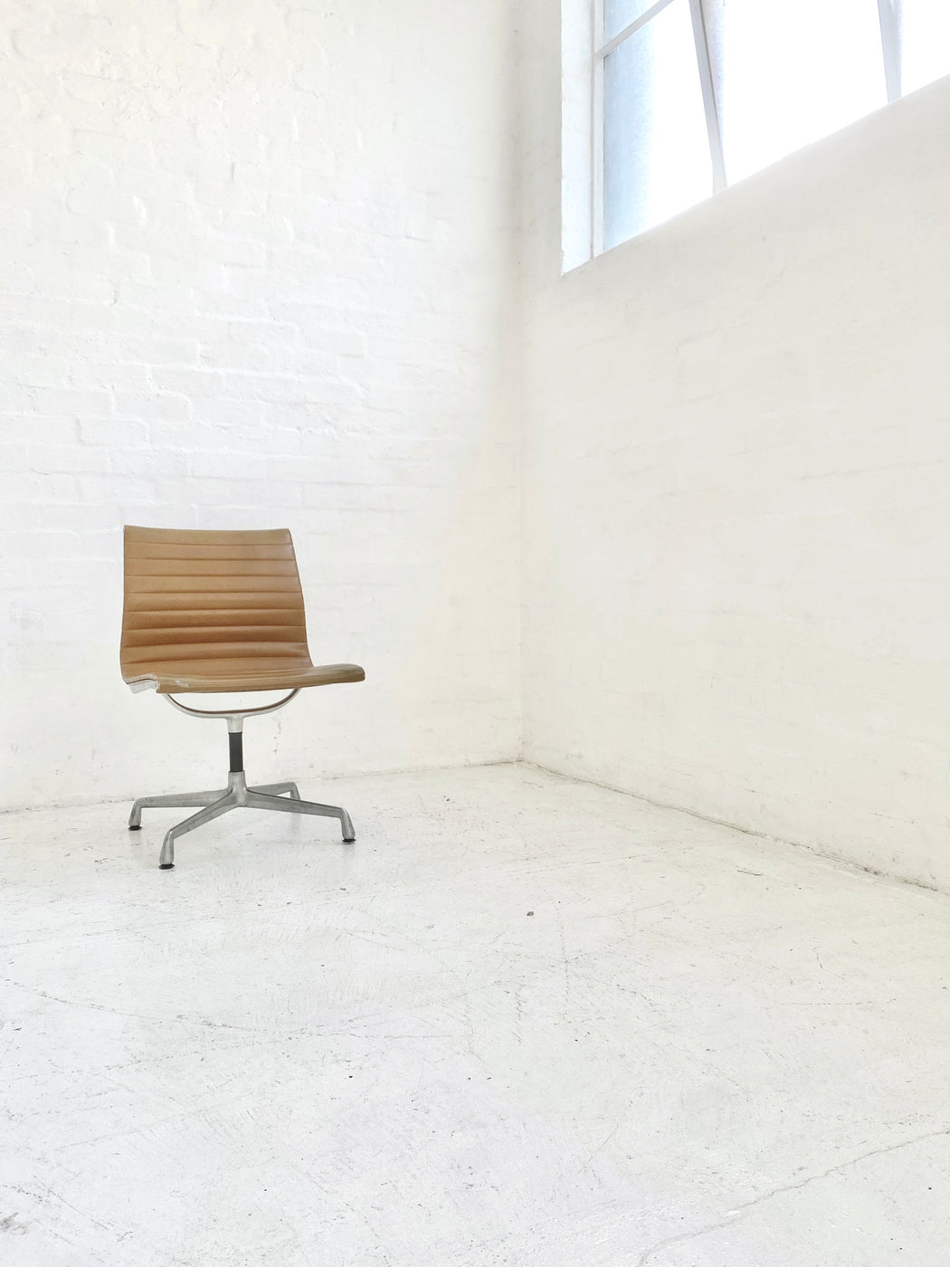 Eames Executive 'Group' Chair