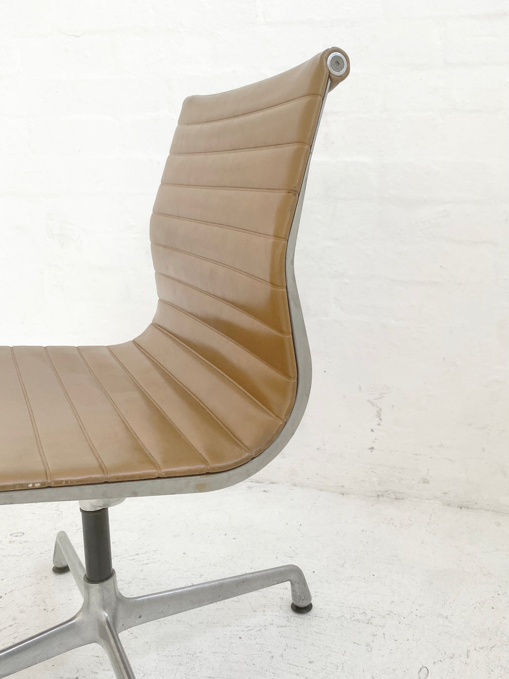 Eames Executive 'Group' Chair