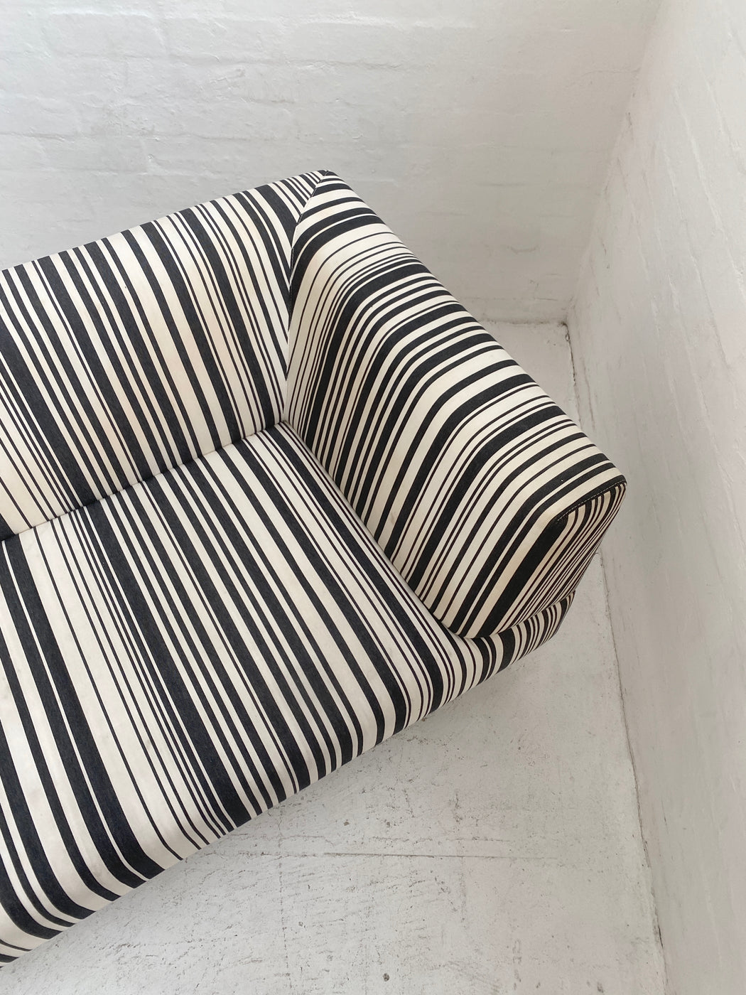 Jardan 'Horizon' Sofa