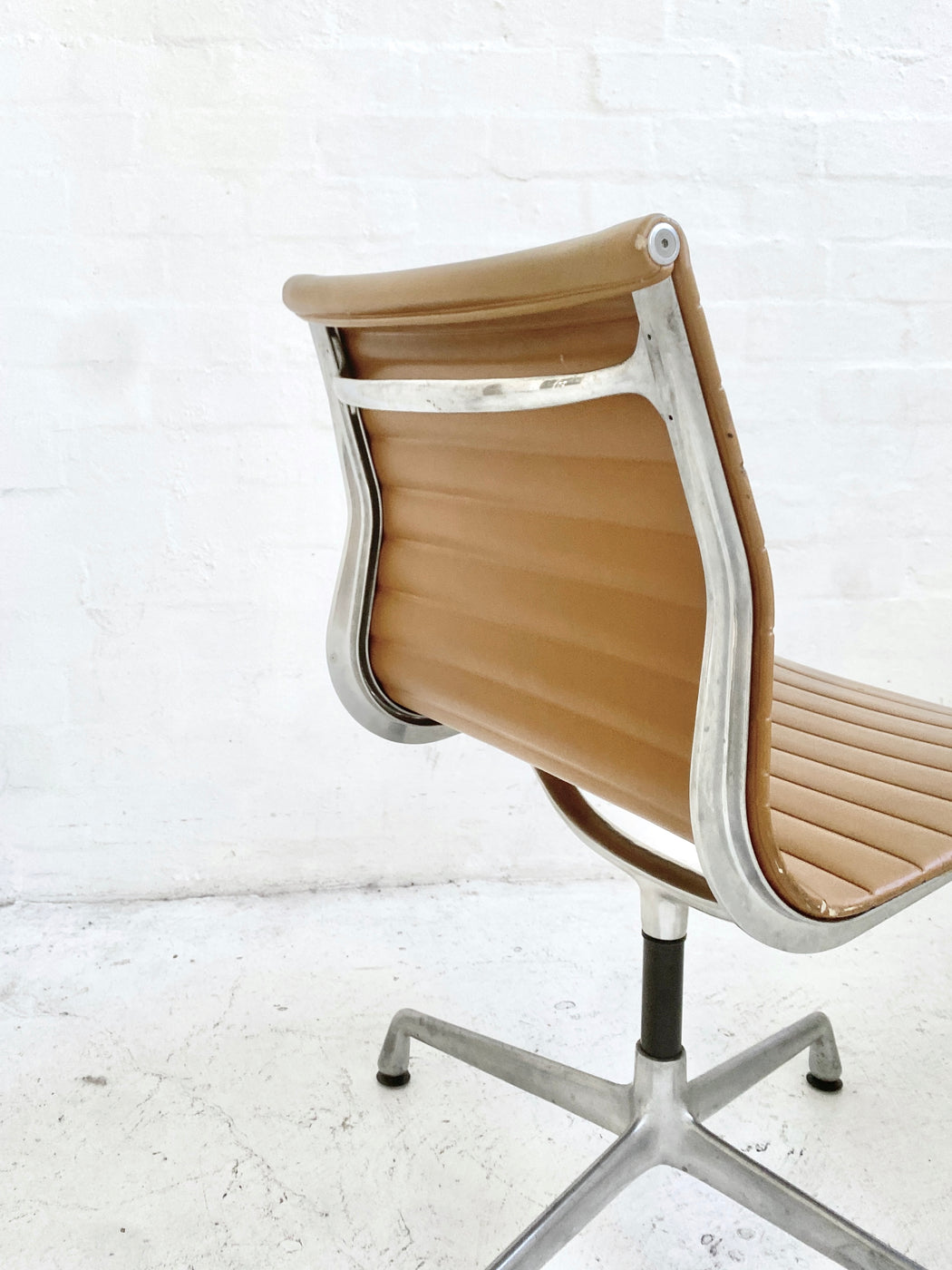 Eames Executive 'Group' Chair