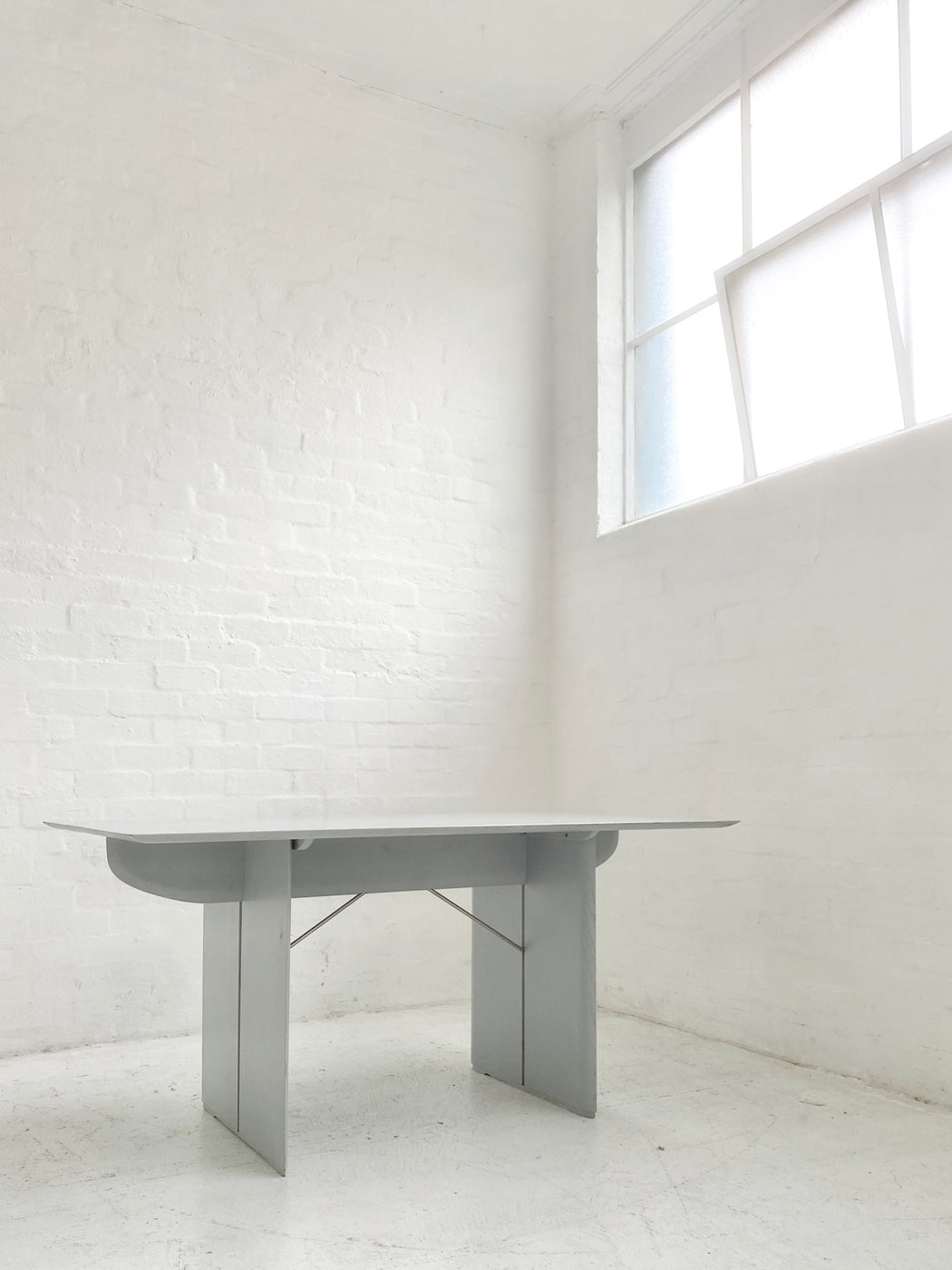 Bob & Dries van den Berghe Table