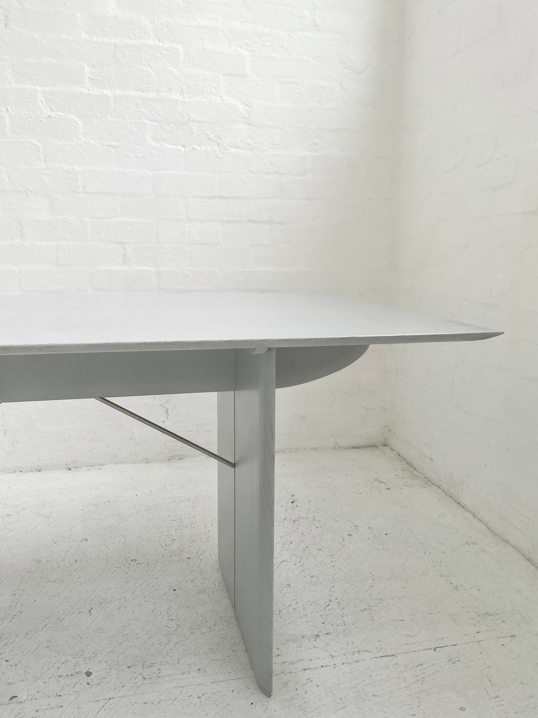 Bob & Dries van den Berghe Table