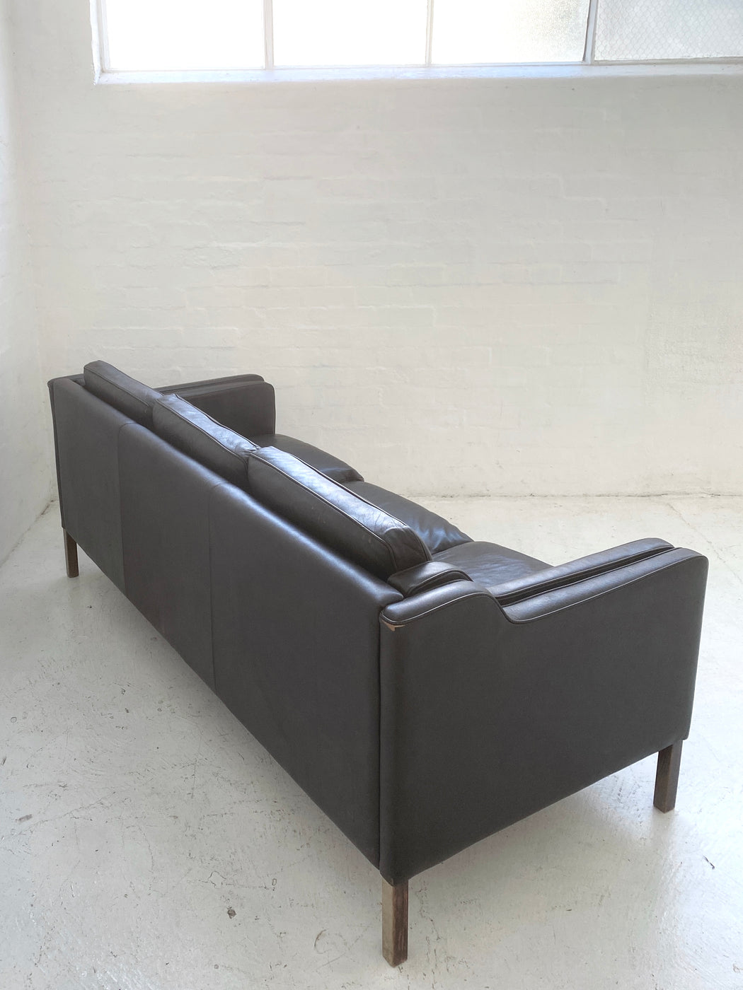 Stouby 'Eva' Brown Leather Sofa