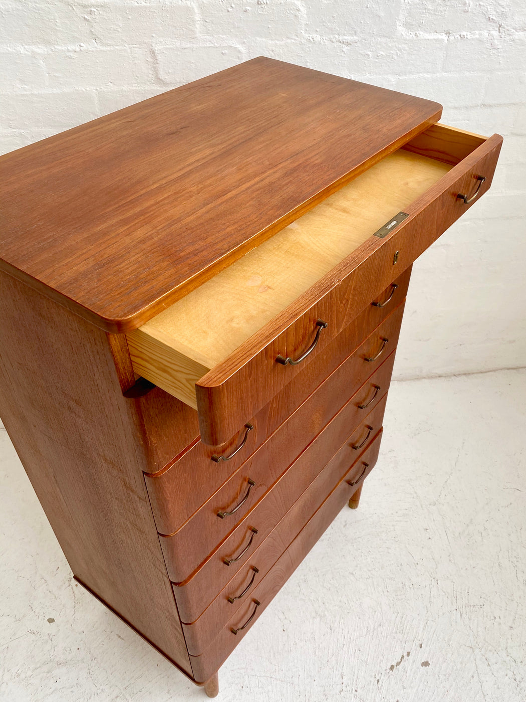 Omann Jun Chest of Drawers
