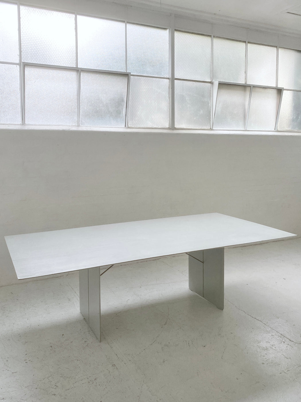 Bob & Dries van den Berghe Table