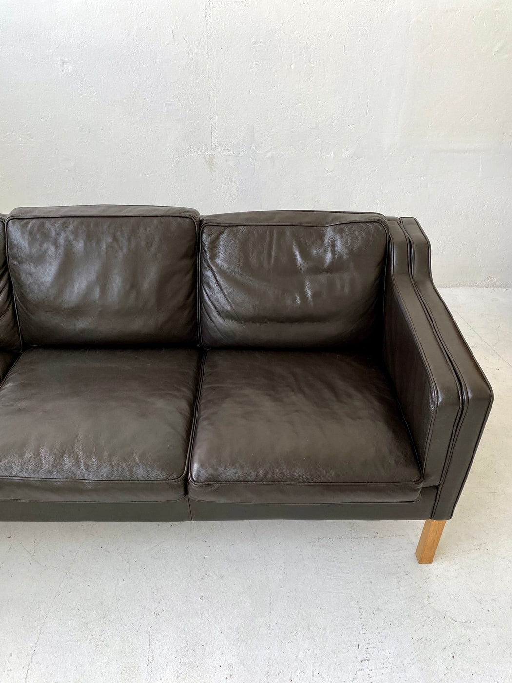 Stouby 'Eva' Leather Sofa