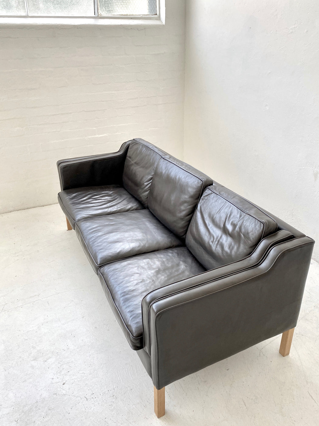 Stouby 'Eva' Leather Sofa