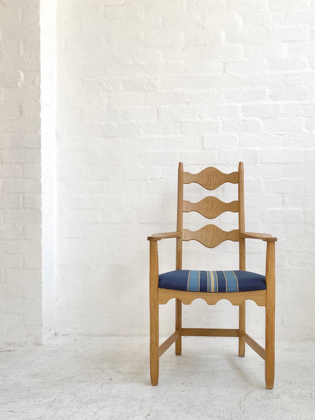 Henning Kjaernulf Chair